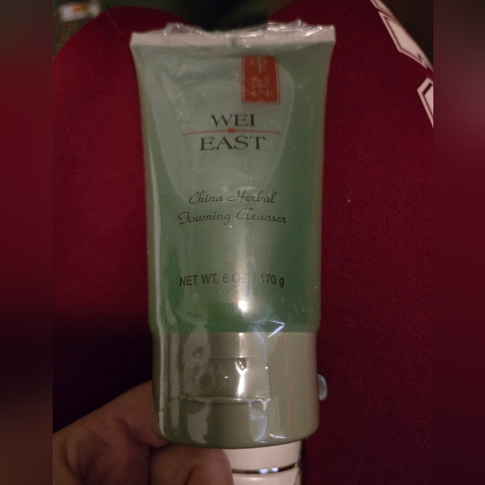 New Wei East China Herbal Foaming Cleanser